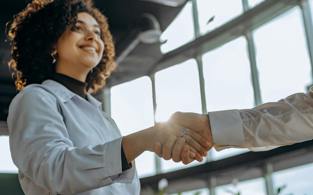 Comment améliorer les conditions de travail des femmes dans les associations ?